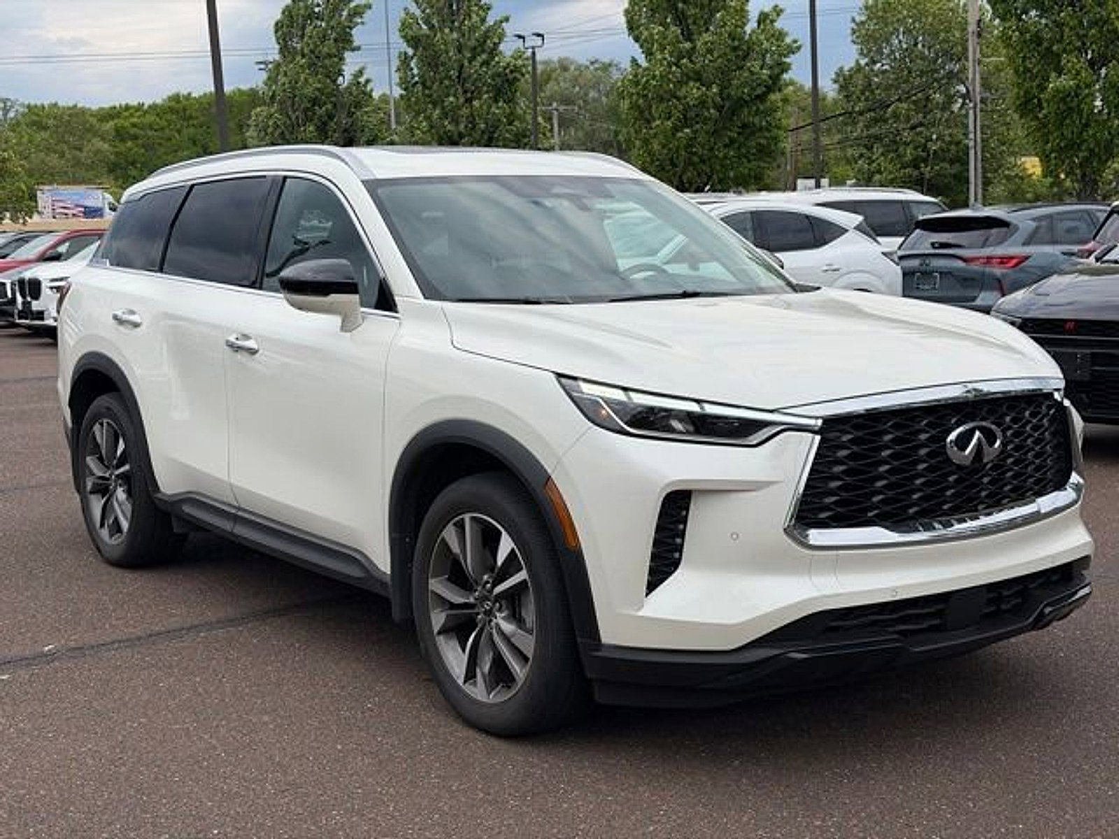 Certified 2025 INFINITI QX60 Luxe AWD/4WD image 1