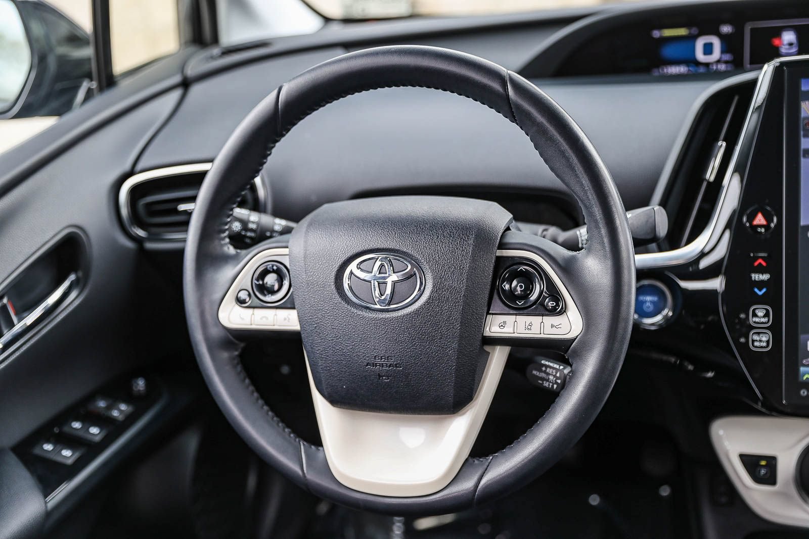 Used 2017 Toyota Prius Prime Advanced w/ Preferred Accessory Package FWD image 15