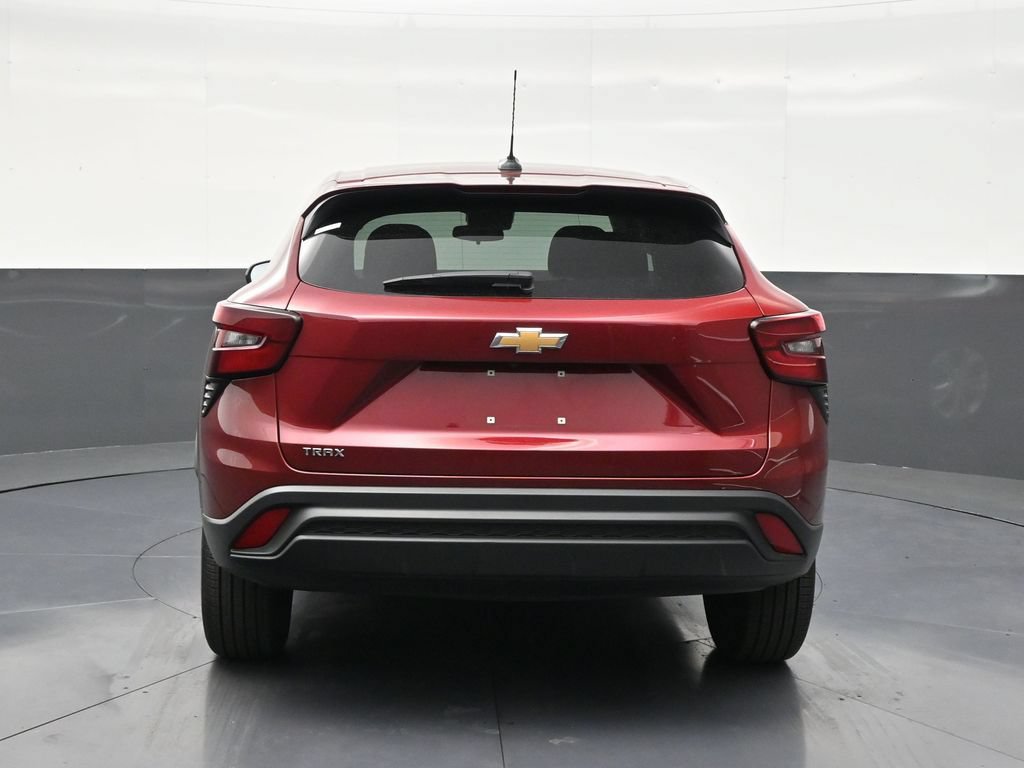 Used 2025 Chevrolet Trax LS FWD image 4