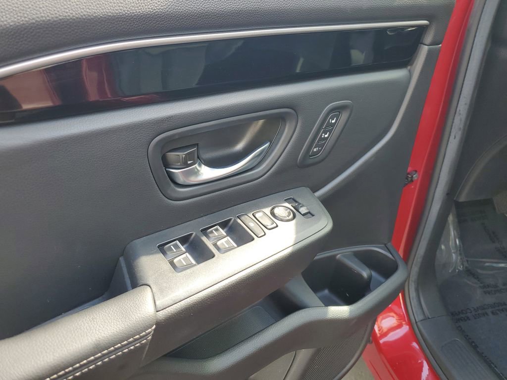 Certified 2025 Honda Pilot Touring image 24