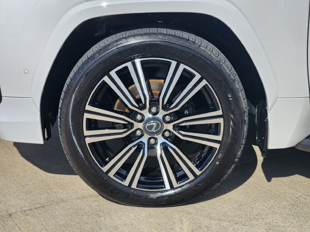 Certified 2026 Lexus LX 700h Luxury w/ Appearance Package AWD/4WD image 10