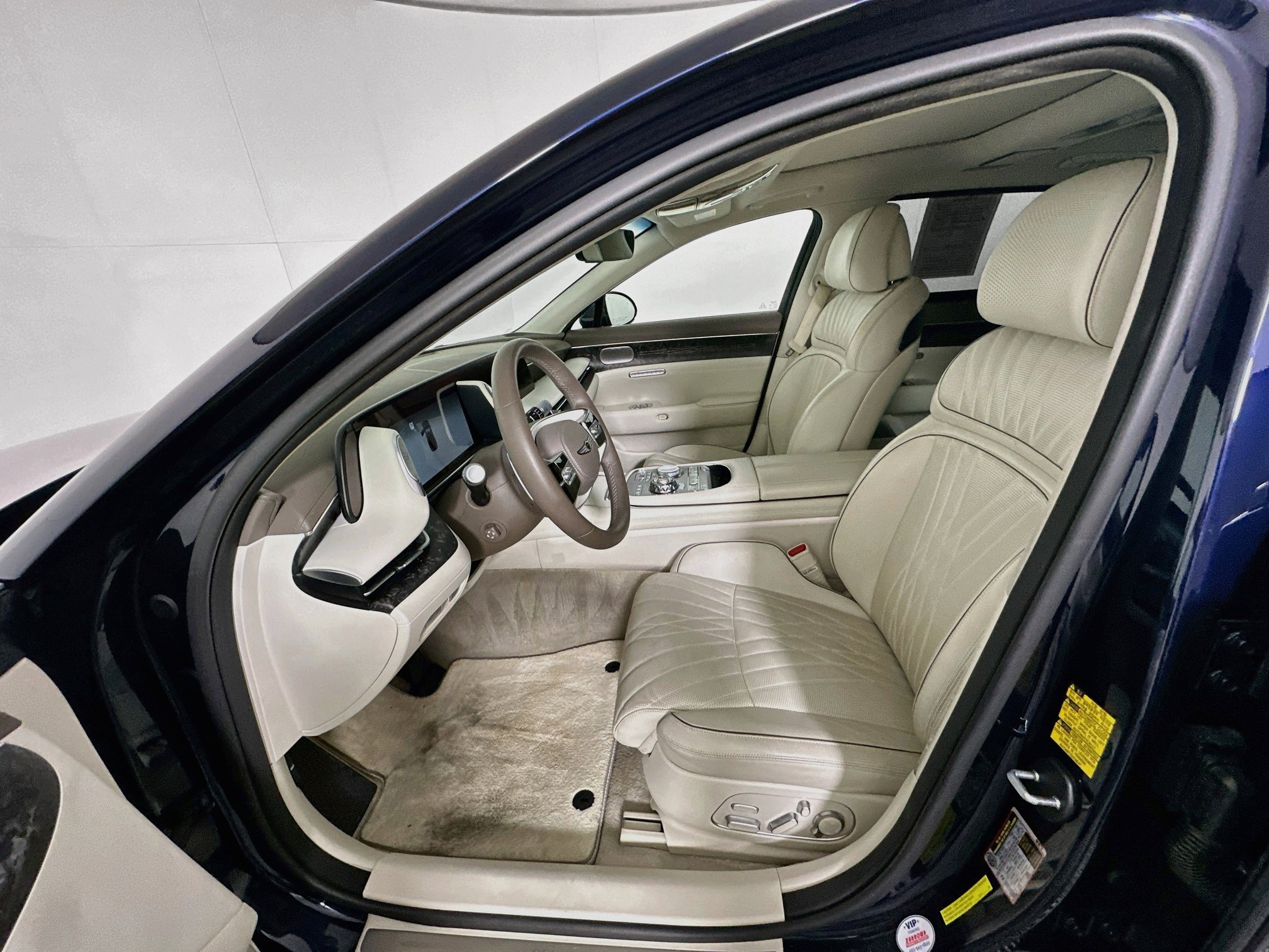 Used 2023 Genesis G90 3.5T AWD/4WD image 13