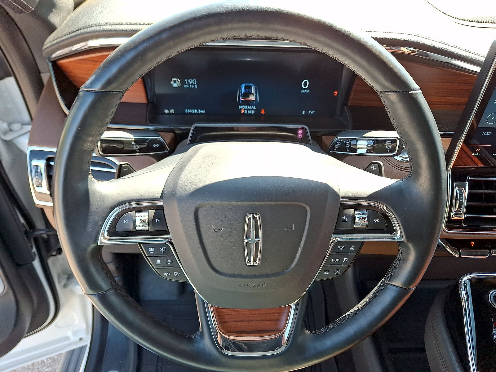 Used 2024 Lincoln Navigator L Reserve AWD/4WD image 16