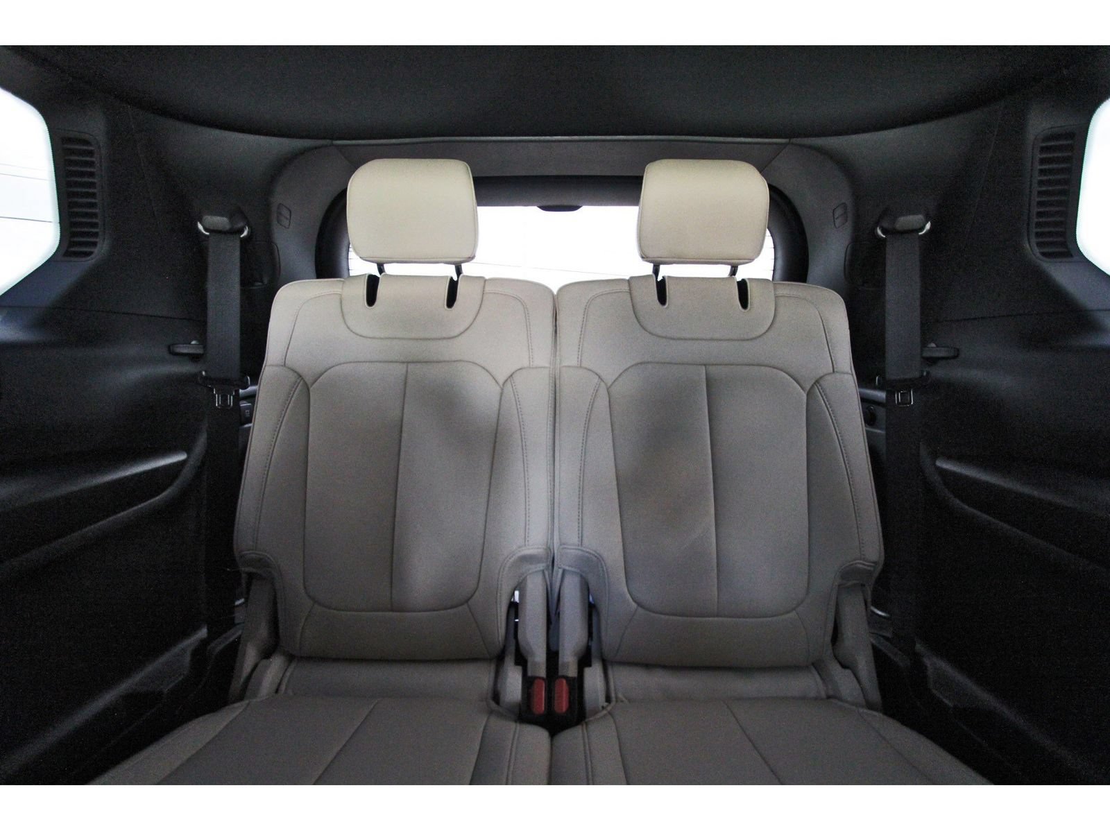Used 2025 Jeep Grand Cherokee L Limited RWD image 15