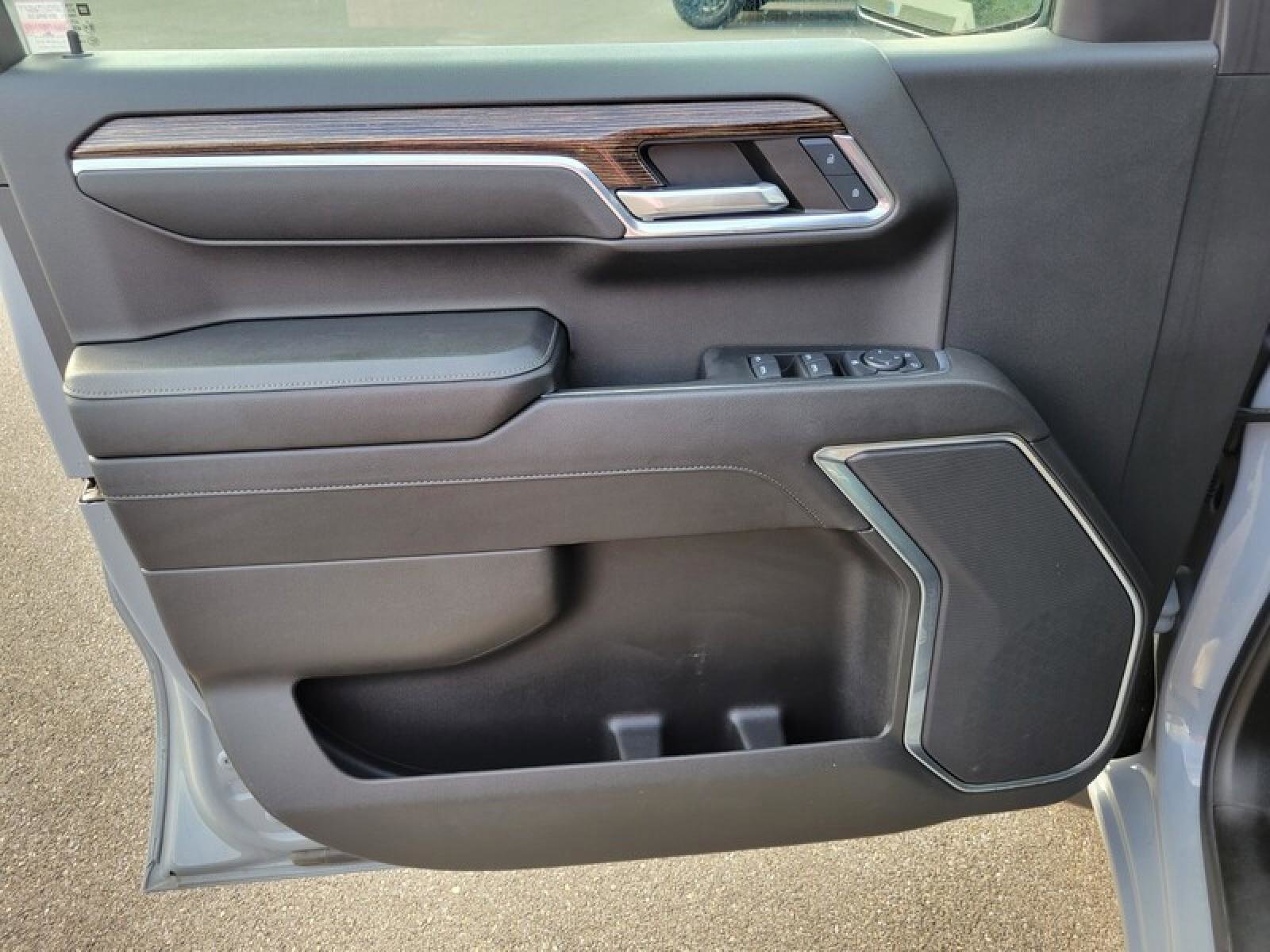 Used 2024 GMC Sierra 1500 Elevation image 20
