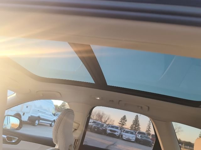 Used 2023 Volvo XC60 B5 Plus image 48