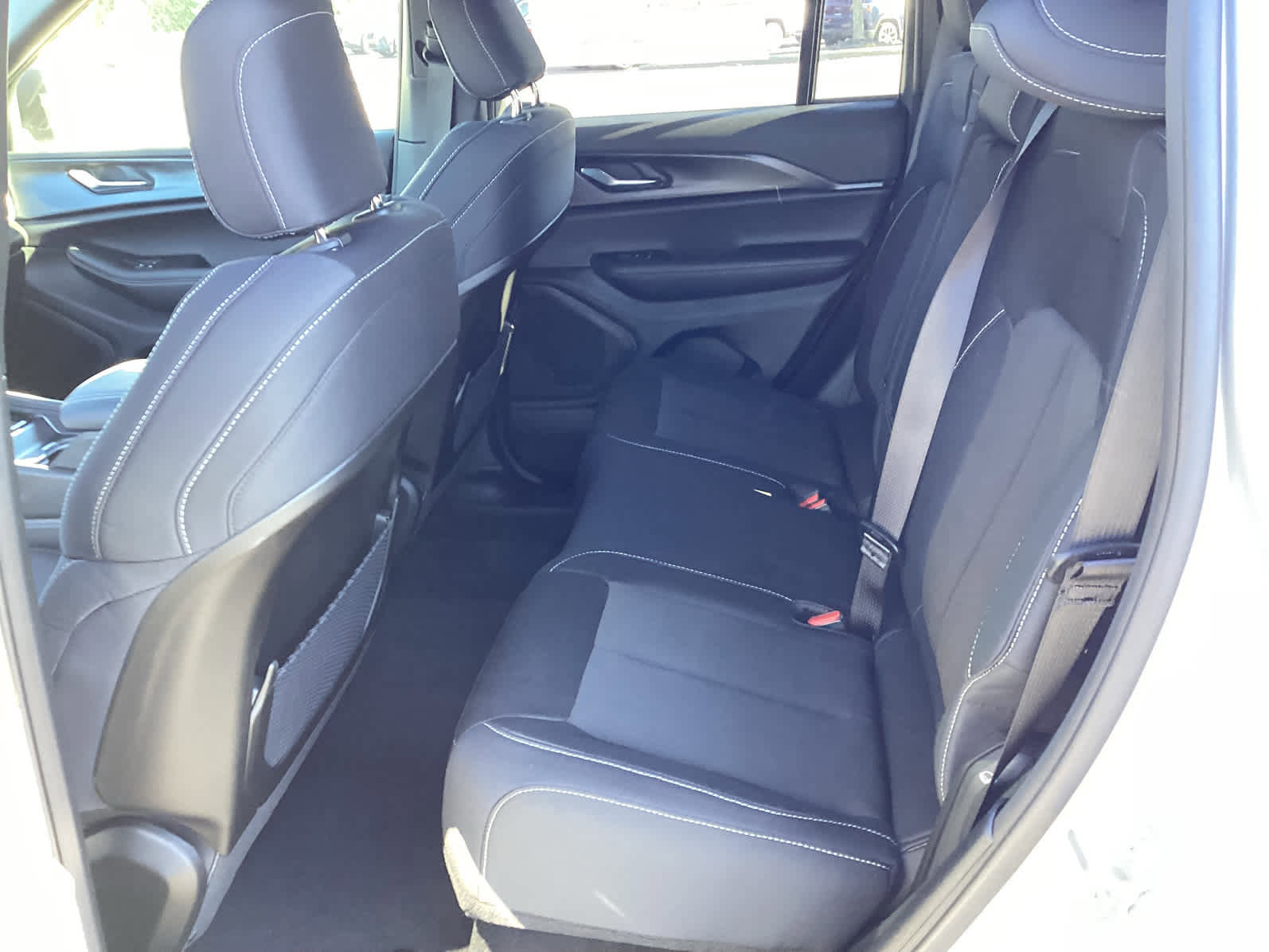 New 2025 Jeep Grand Cherokee Laredo X w/ Luxury Tech Group I image 13