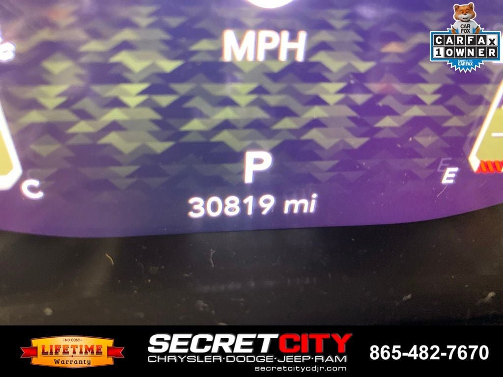 Used 2024 Jeep Gladiator Rubicon w/ Technology Group AWD/4WD image 17