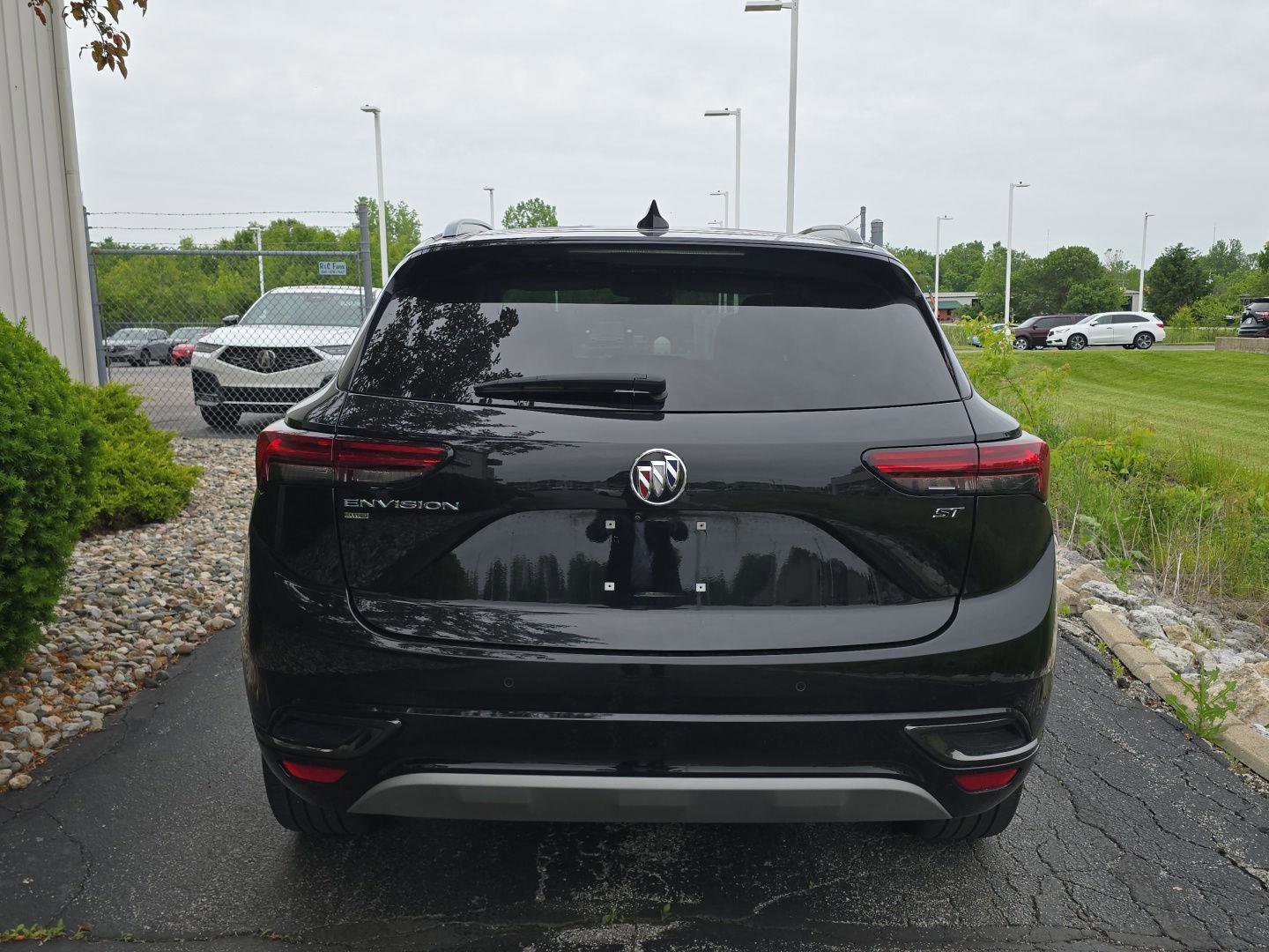 Used 2023 Buick Envision Essence w/ Sport Touring Package AWD/4WD image 9