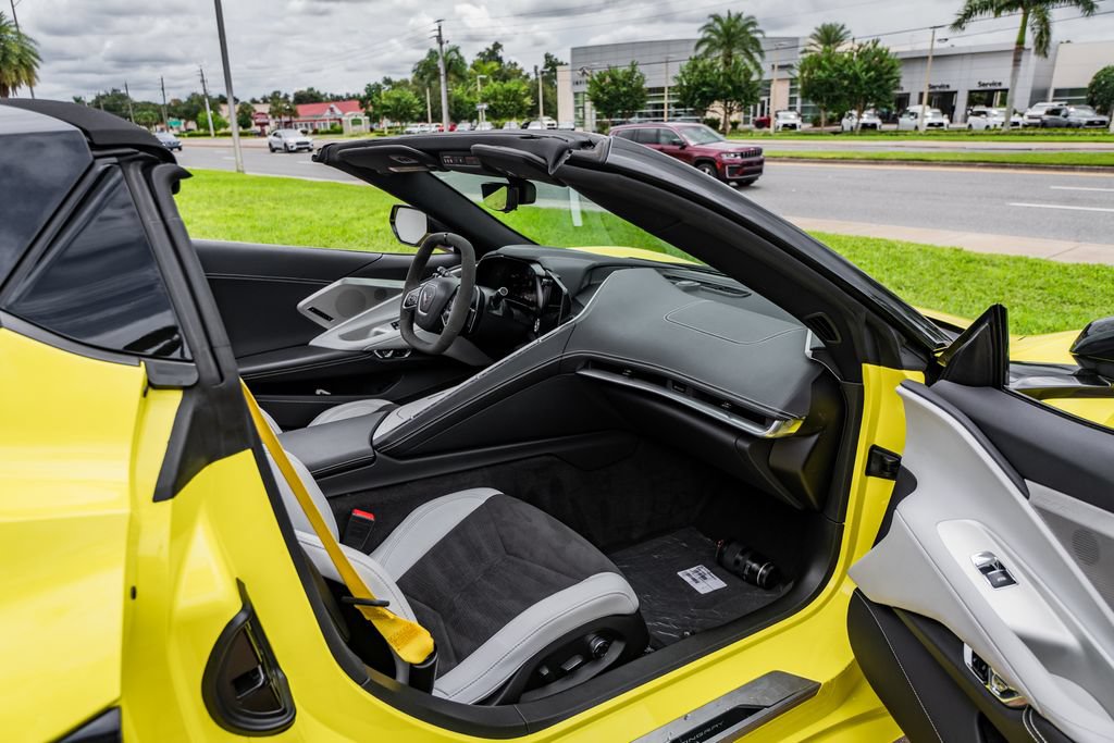 Used 2023 Chevrolet Corvette Stingray Preferred Conv w/ Z51 Performance Package RWD image 35