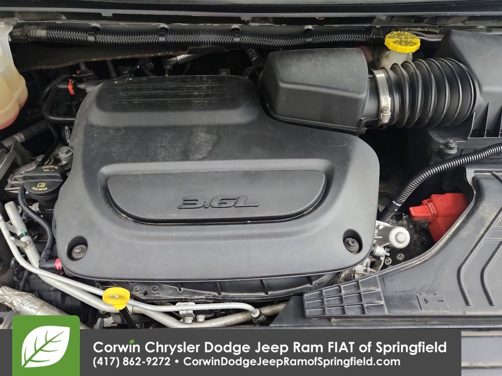 Used 2021 Chrysler Pacifica Touring-L w/ Uconnect Theater Family Group FWD image 33