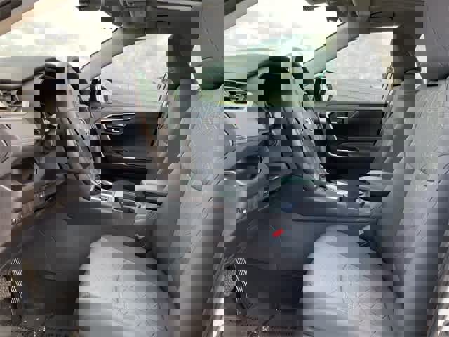 Used 2025 Toyota RAV4 XLE image 13