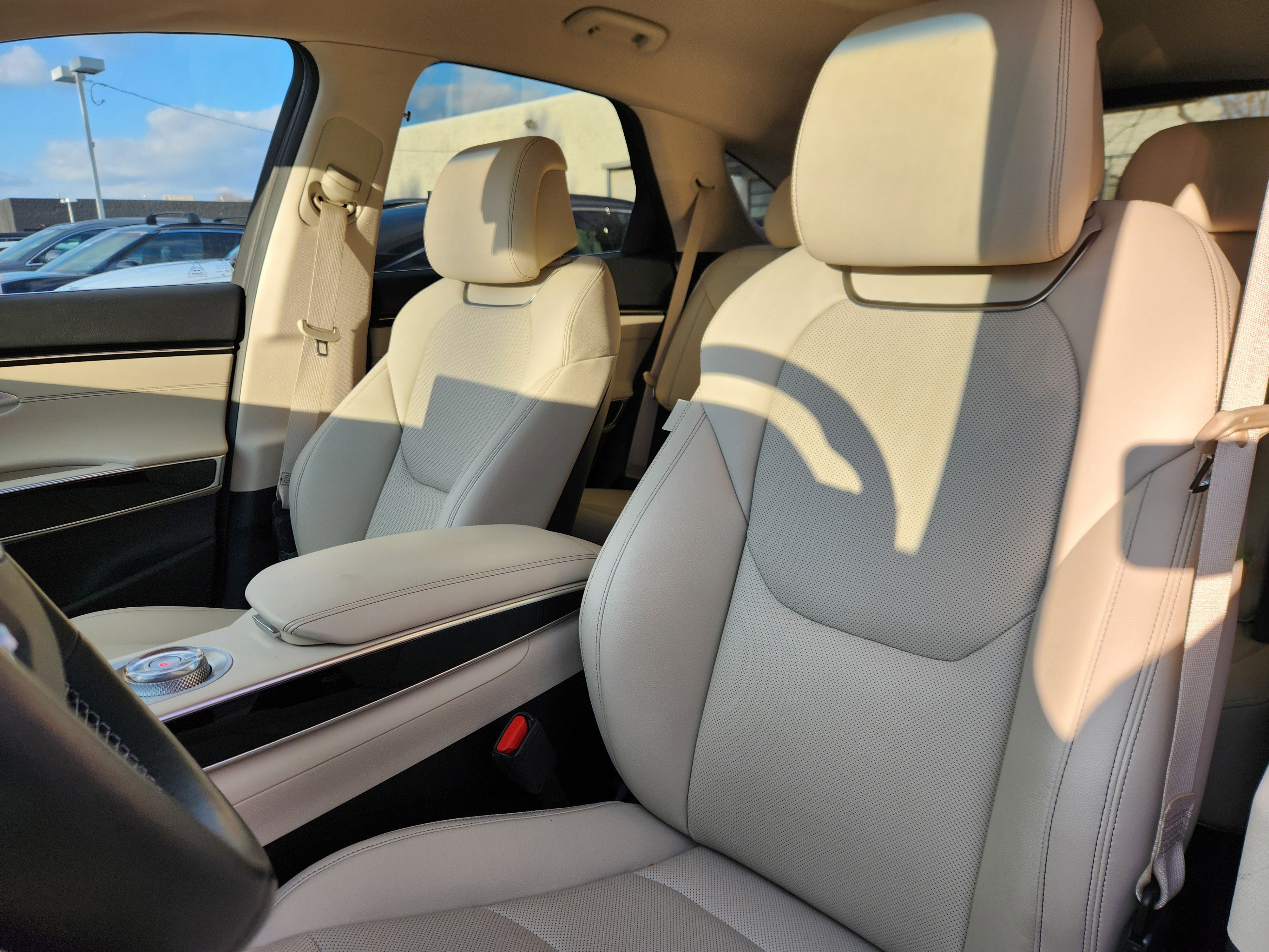 Used 2025 Genesis GV70 2.5T image 7