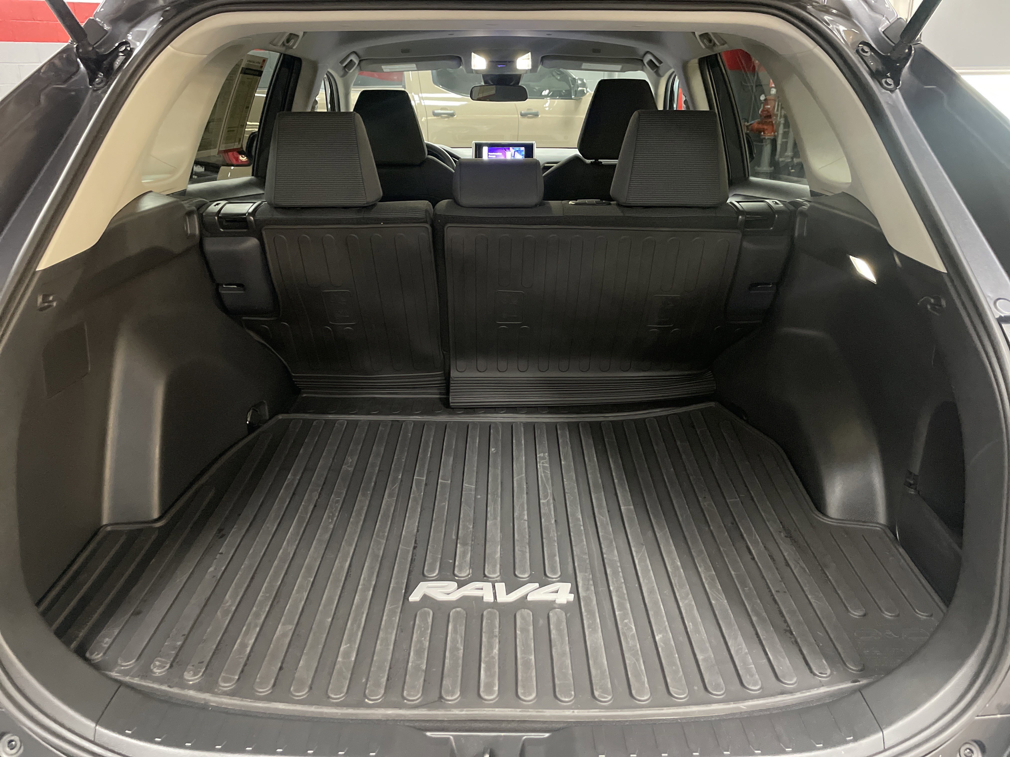 Certified 2025 Toyota RAV4 LE image 34