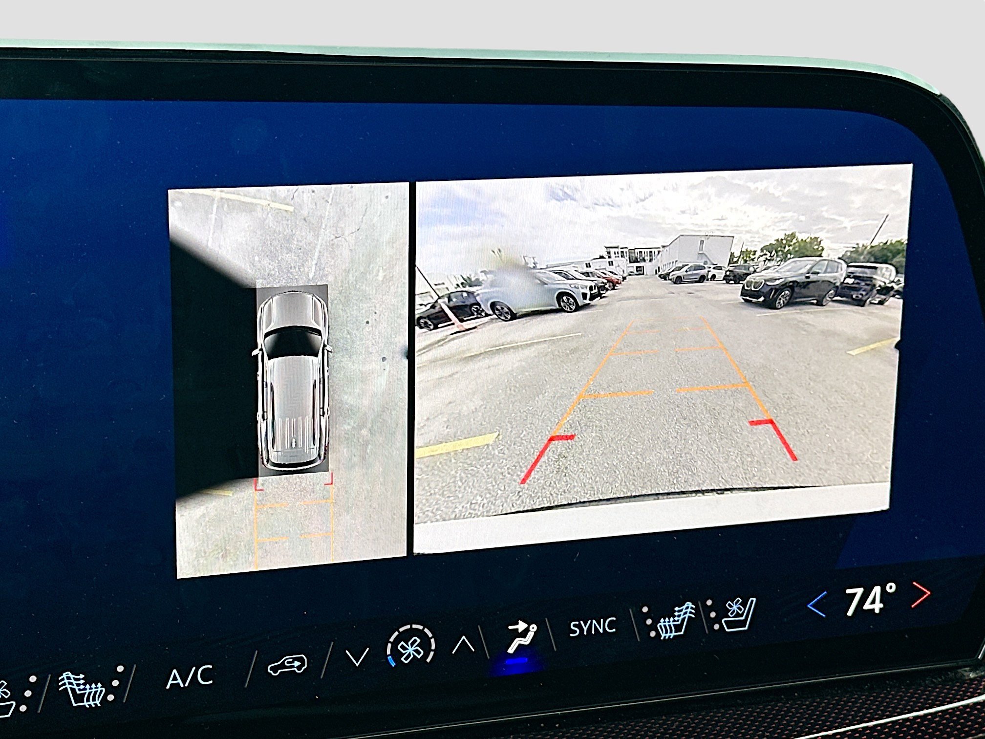 Used 2025 Chevrolet Traverse RS image 15