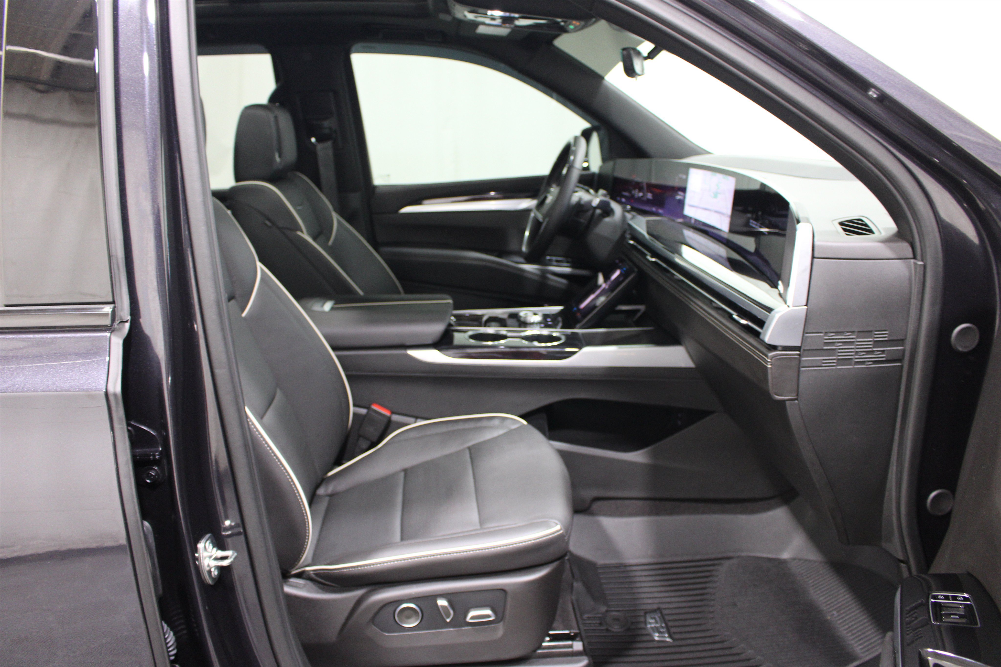 Certified 2026 Cadillac Escalade Sport w/ Touring Package AWD/4WD image 29