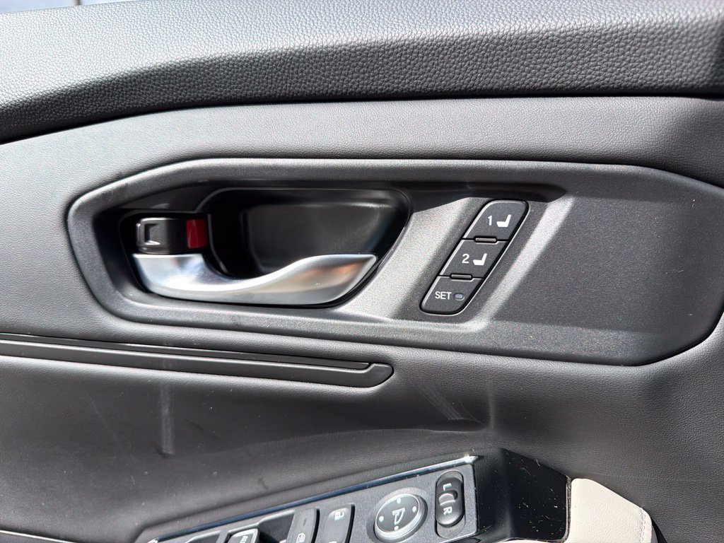 Certified 2025 Honda Accord Touring image 19
