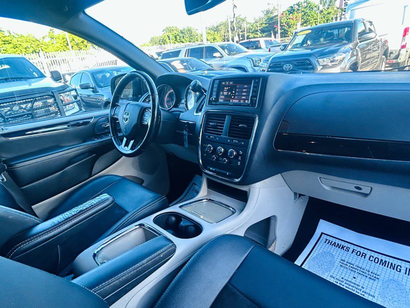 Used 2020 Dodge Grand Caravan SXT image 18