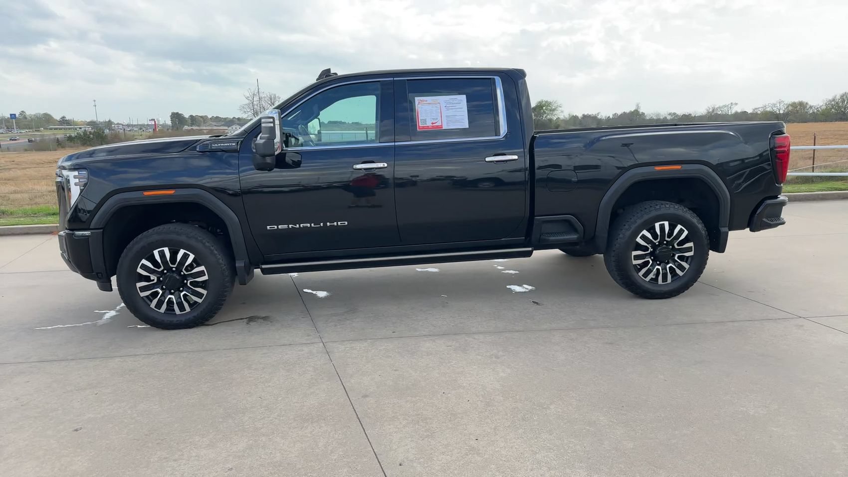 Used 2024 GMC Sierra 2500 Denali Ultimate AWD/4WD image 4