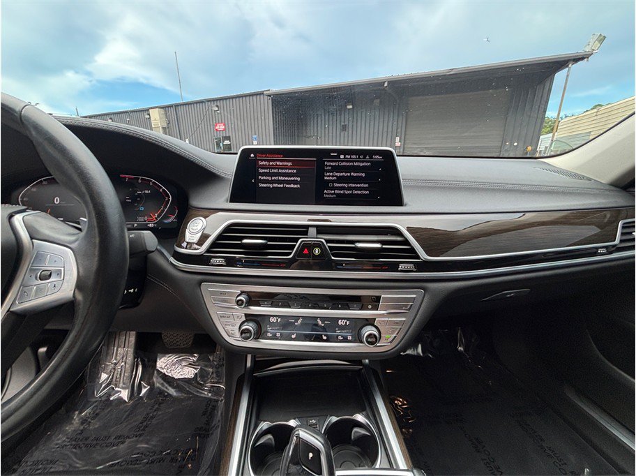 Used 2021 BMW 740i xDrive AWD/4WD image 11