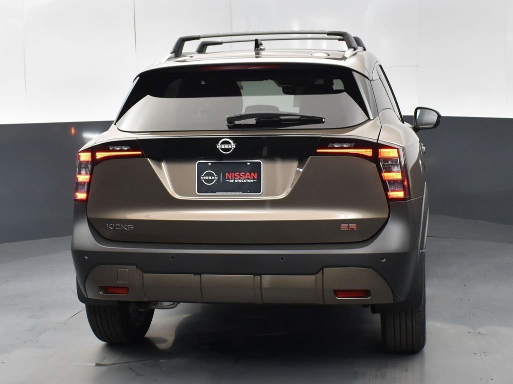New 2026 Nissan Kicks SR w/ Illumination Package FWD image 7