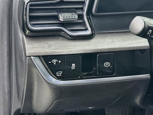 Used 2023 Kia Sportage X-Line w/ X-Line Premium Package AWD/4WD image 8