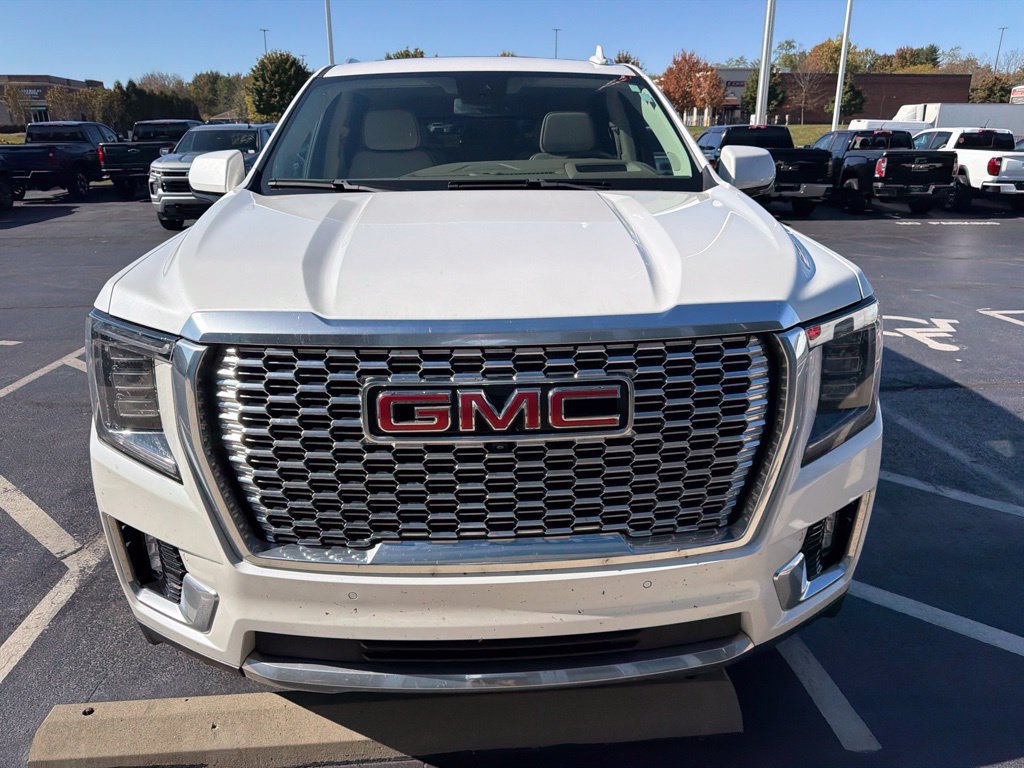Used 2023 GMC Yukon XL Denali AWD/4WD image 4