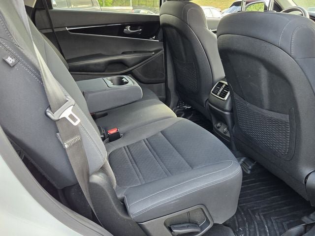 Used 2020 Kia Sorento FWD V6 image 13