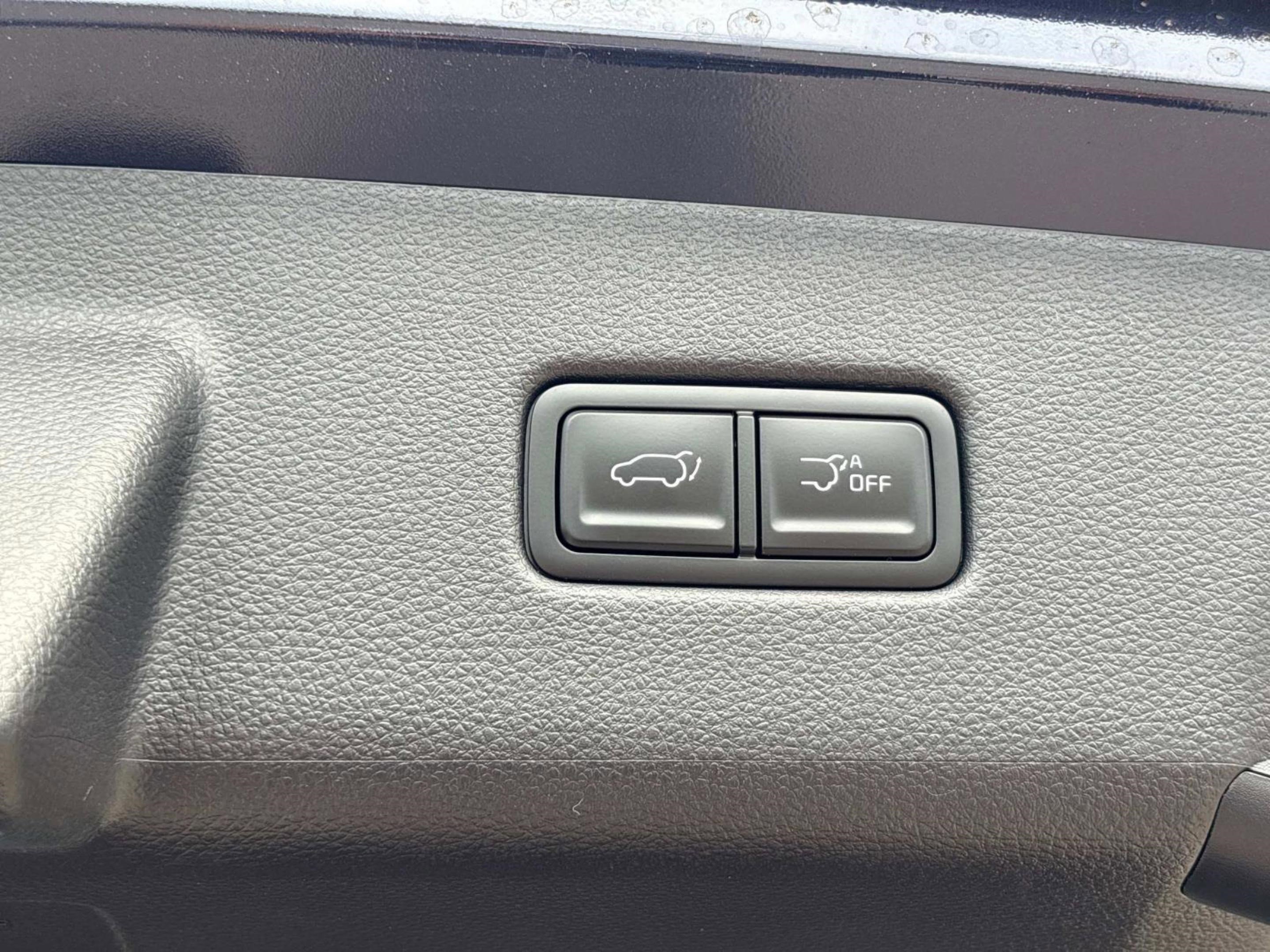 New 2026 Kia Carnival EX image 9