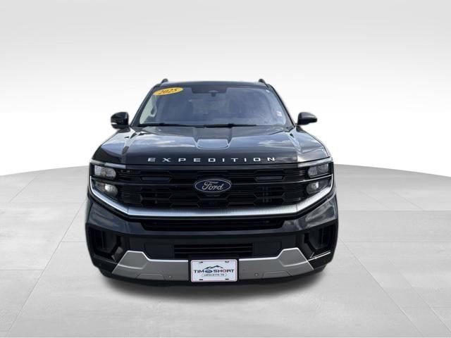 Used 2025 Ford Expedition Platinum AWD/4WD image 7