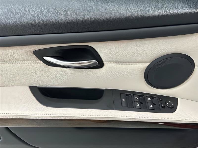 Used 2013 BMW 328i Convertible RWD image 21