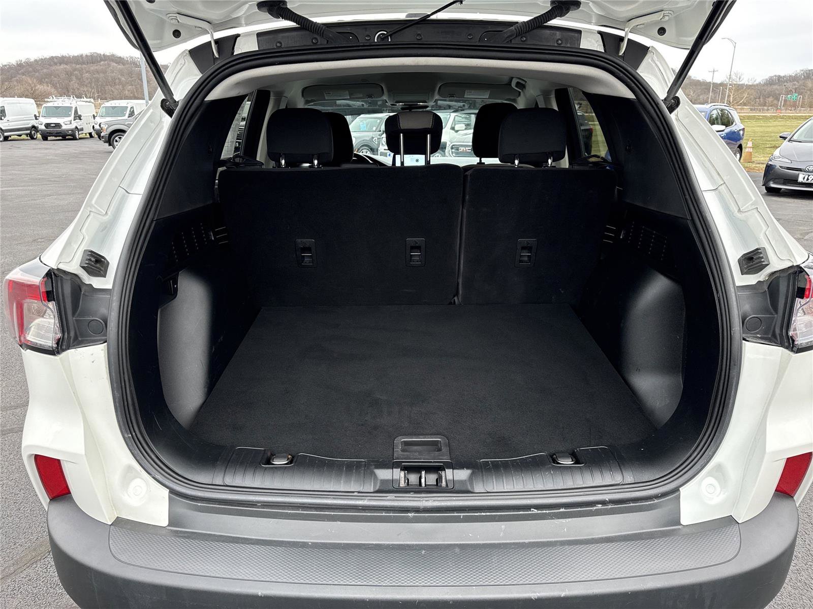 Used 2021 Ford Escape SE image 28