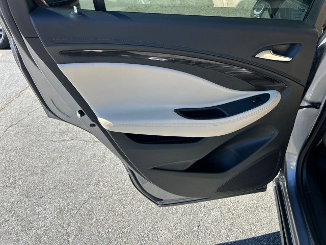 Used 2020 Buick Envision Preferred image 32