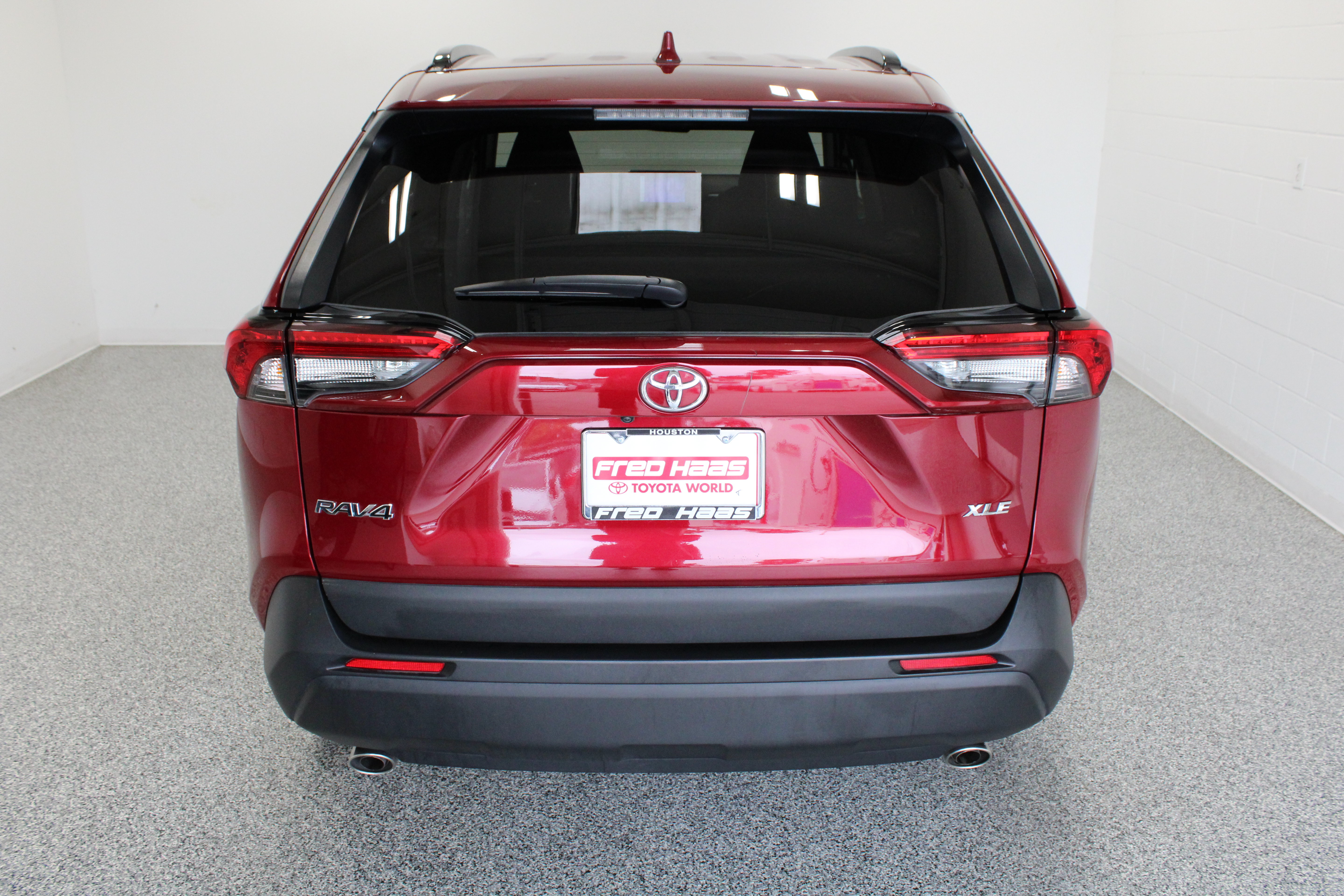 Used 2025 Toyota RAV4 XLE FWD image 8