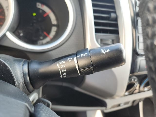 Used 2015 Toyota Tacoma PreRunner w/ SR5 Package RWD image 31