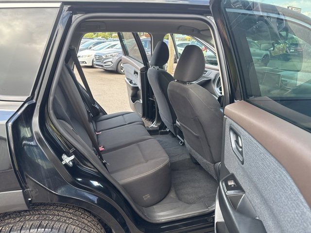 Used 2023 Nissan Rogue S image 12