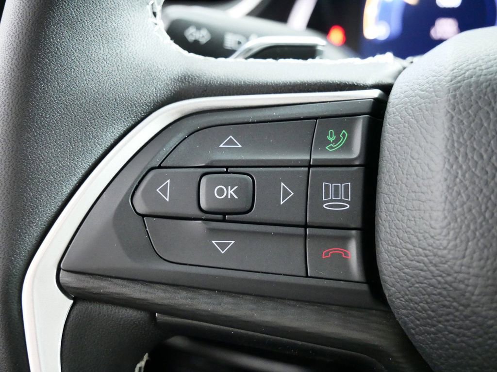 New 2025 Jeep Grand Cherokee L Altitude AWD/4WD image 36