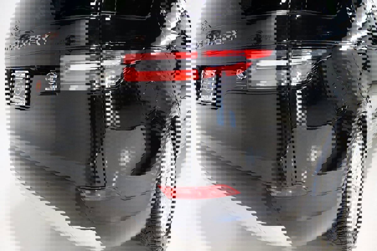 Used 2018 Land Rover Discovery HSE image 9