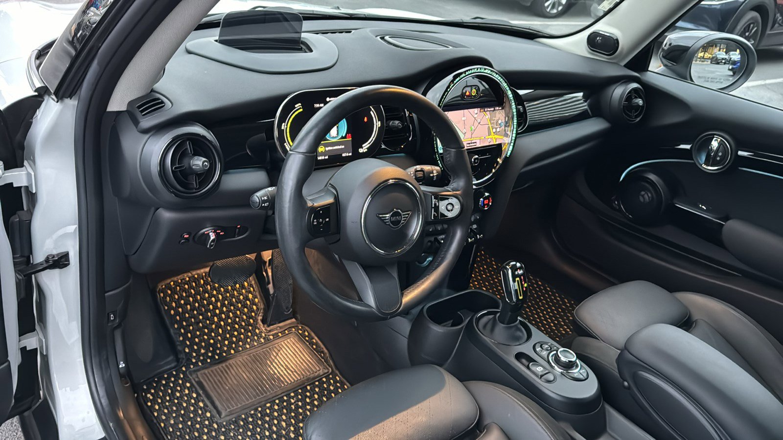 Used 2022 MINI Cooper SE image 13