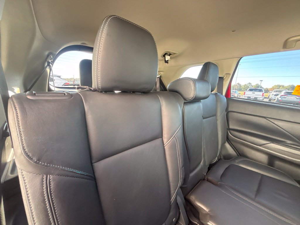 Used 2020 Mitsubishi Outlander SEL AWD/4WD image 28