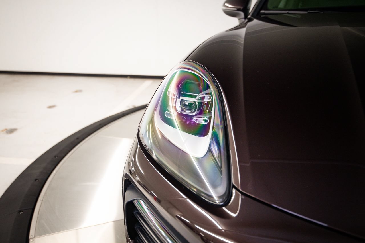 Certified 2023 Porsche Cayenne Platinum Edition AWD/4WD image 13