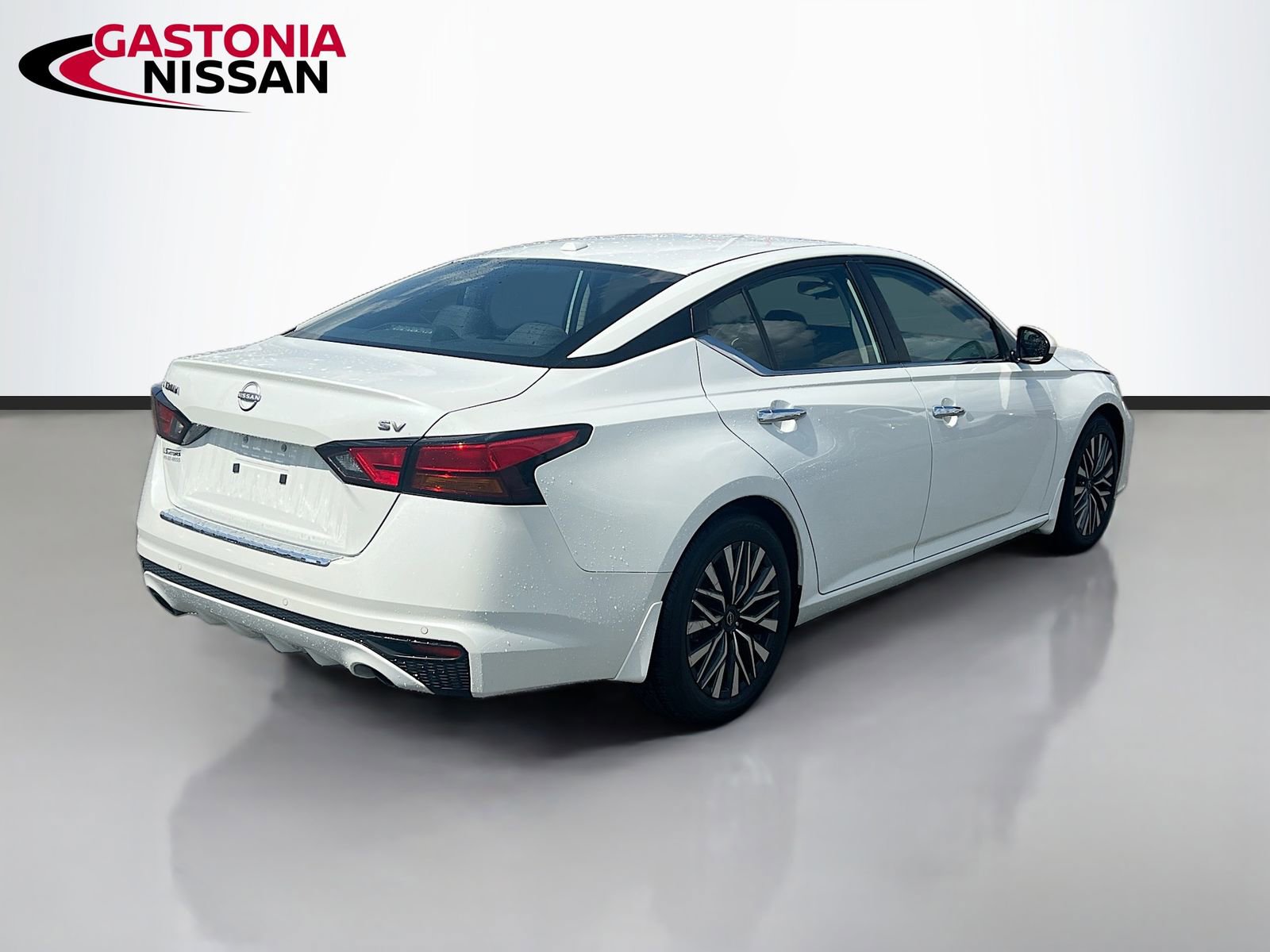 Used 2023 Nissan Altima 2.5 SV w/ SV Premium Package image 9