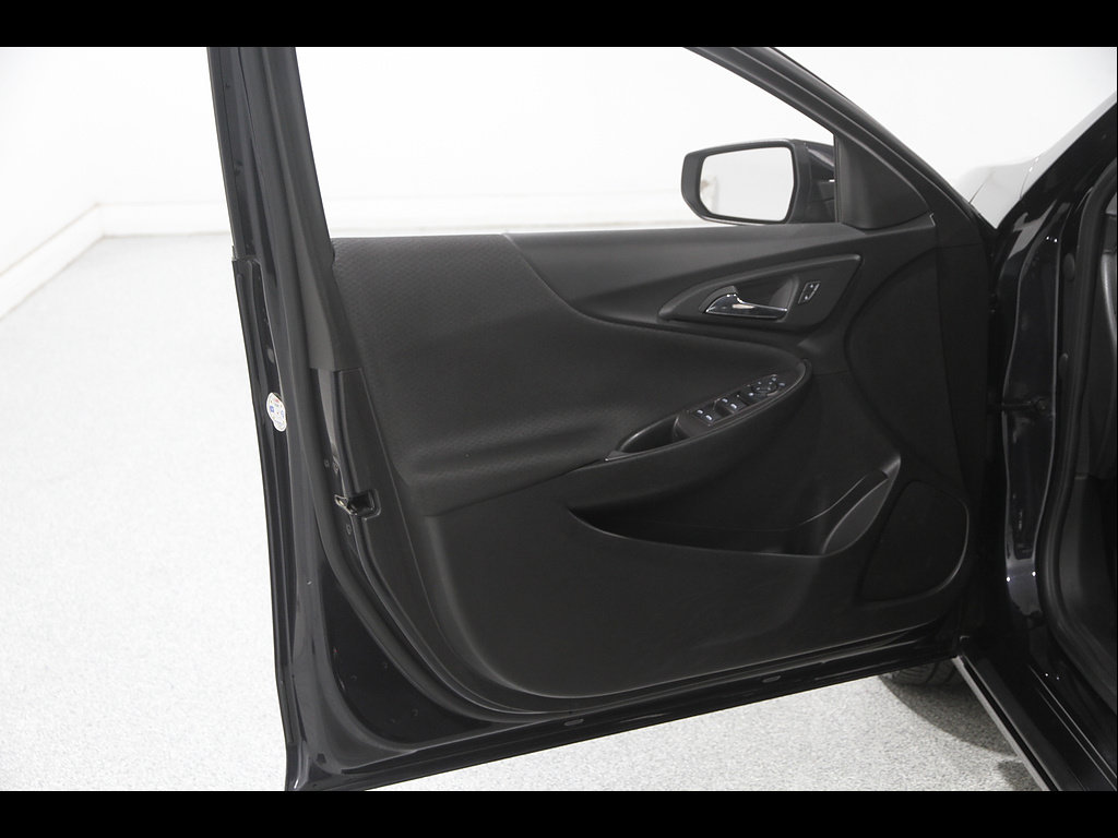 Used 2022 Chevrolet Malibu LT FWD image 4