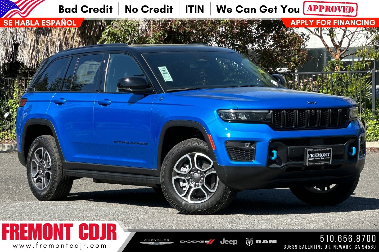 New 2023 Jeep Grand Cherokee Trailhawk w/ Advanced Protech Group II AWD/4WD image 1