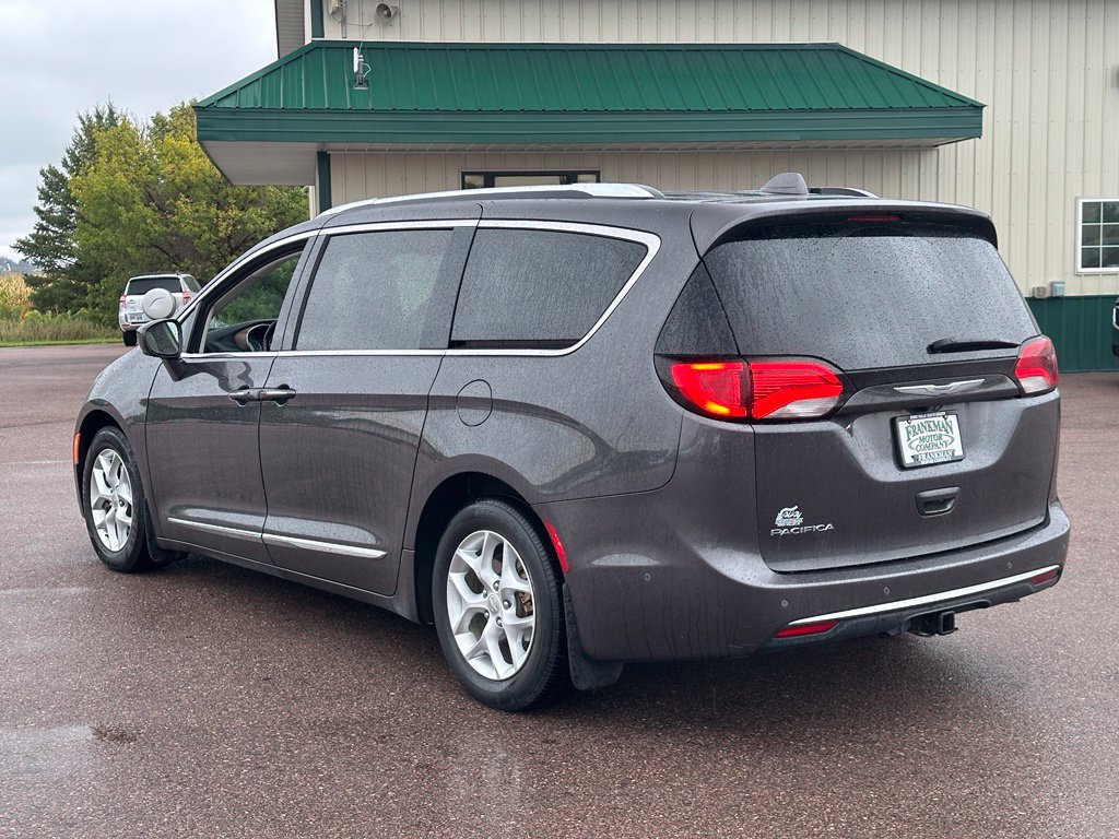 Used 2018 Chrysler Pacifica Touring-L Plus FWD image 5