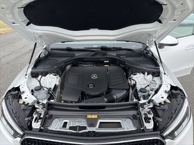 Used 2025 Mercedes-Benz GLC 300 4MATIC image 25