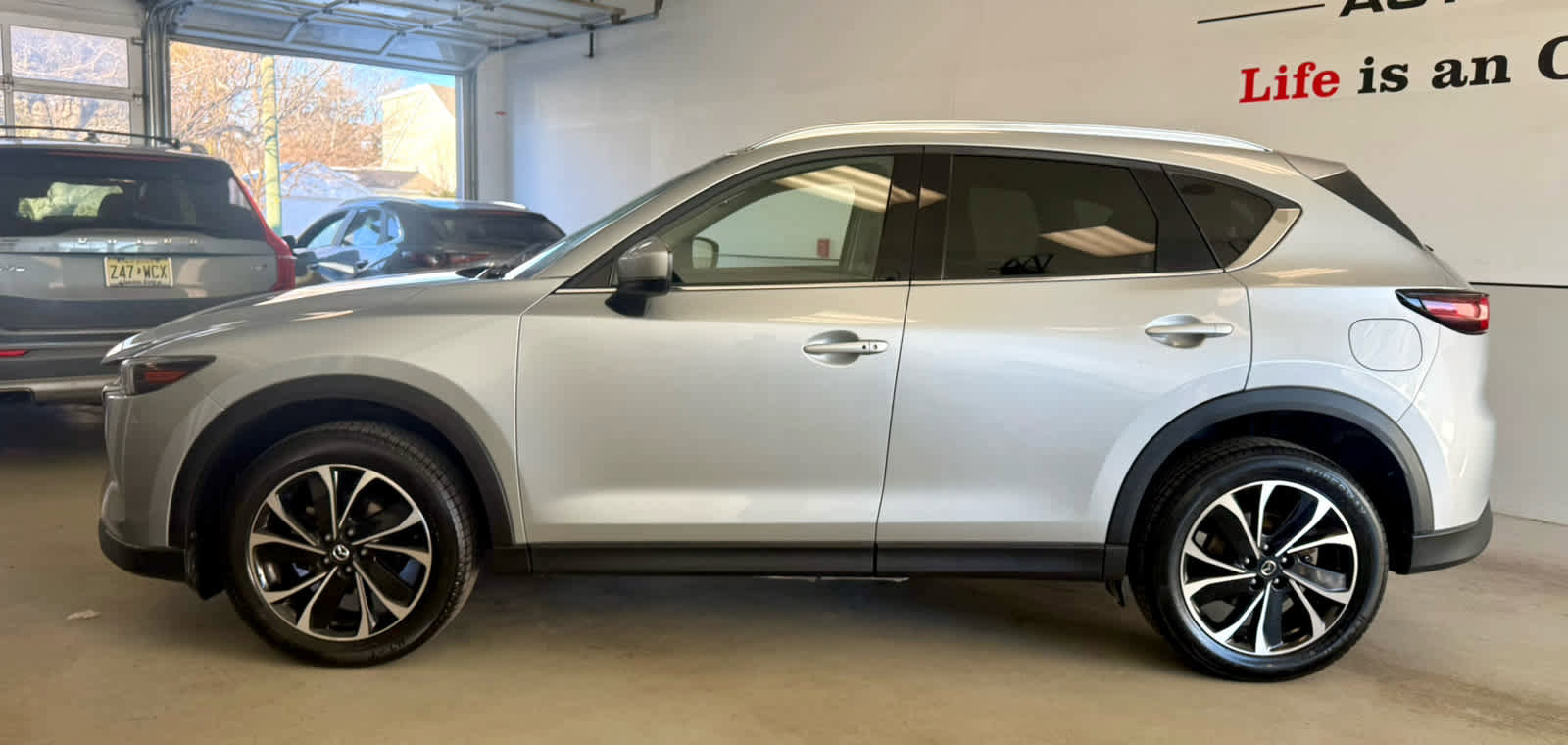 Certified 2023 MAZDA CX-5 AWD 2.5 S w/ Premium Plus Pkg image 3
