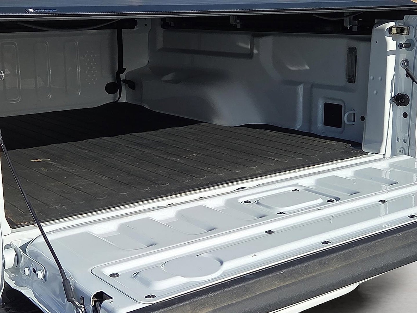 Used 2023 Jeep Gladiator Overland image 8