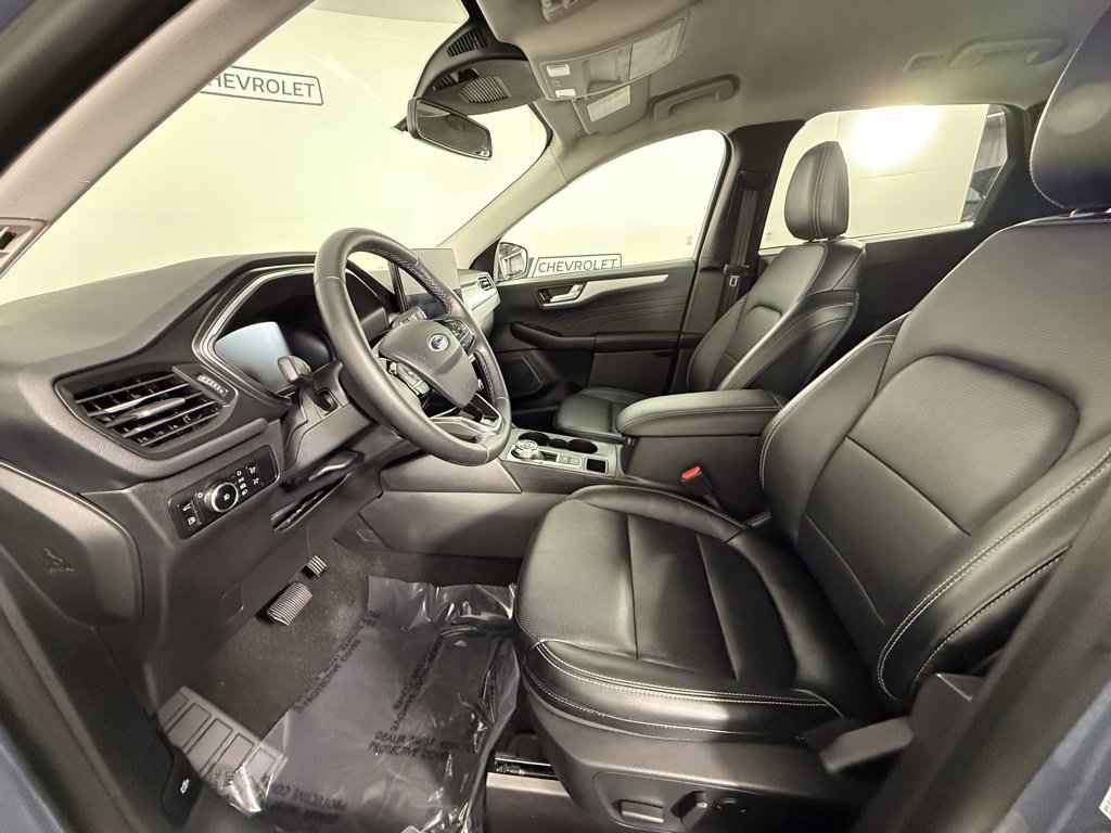 Used 2024 Ford Escape Platinum image 14
