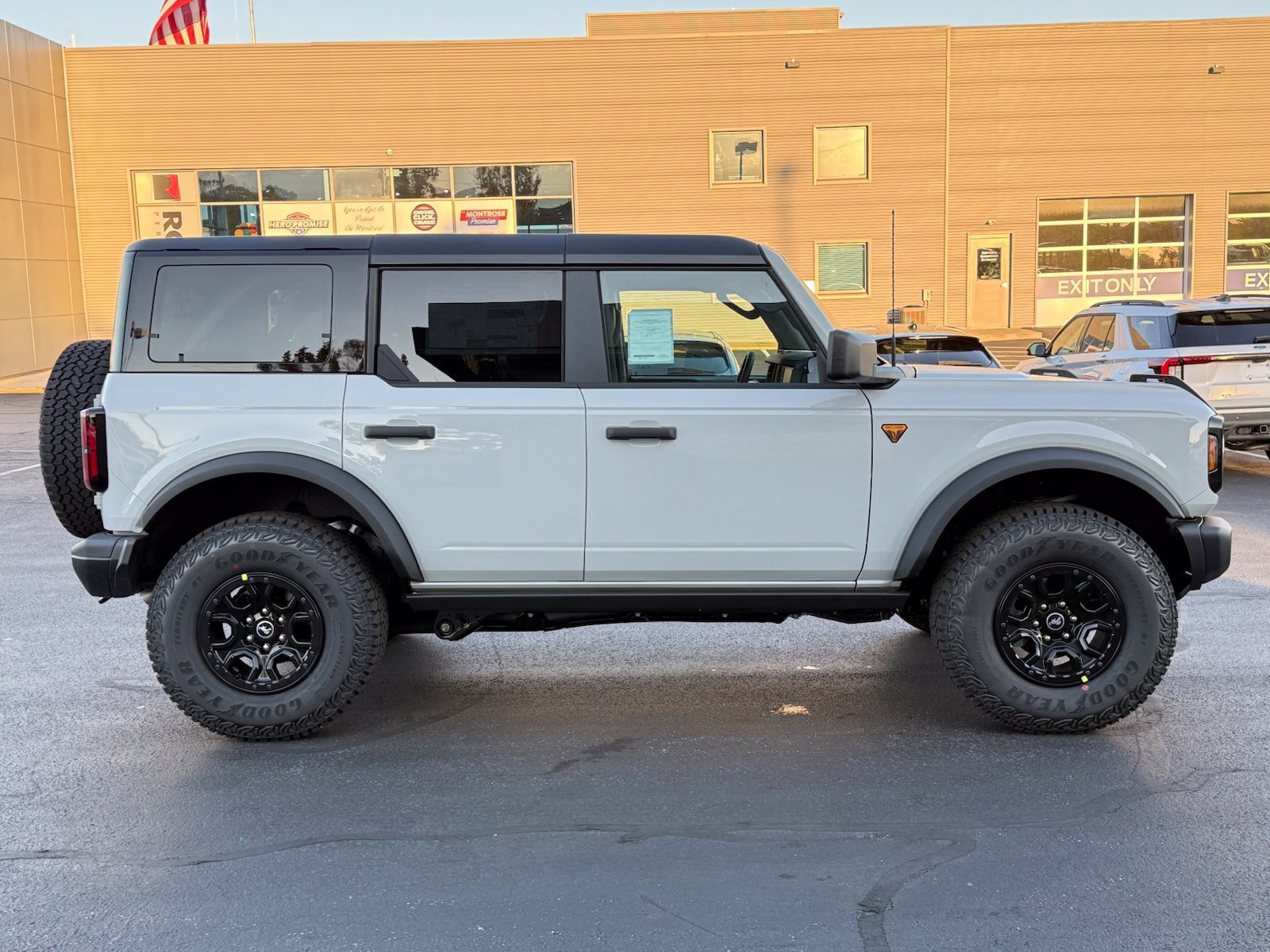 New 2026 Ford Bronco Badlands AWD/4WD image 8